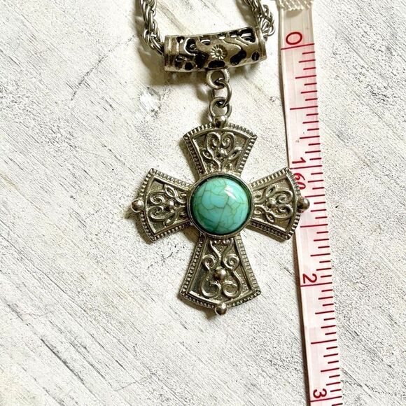 Silver tone cross Pendant necklace - Picture 10 of 12